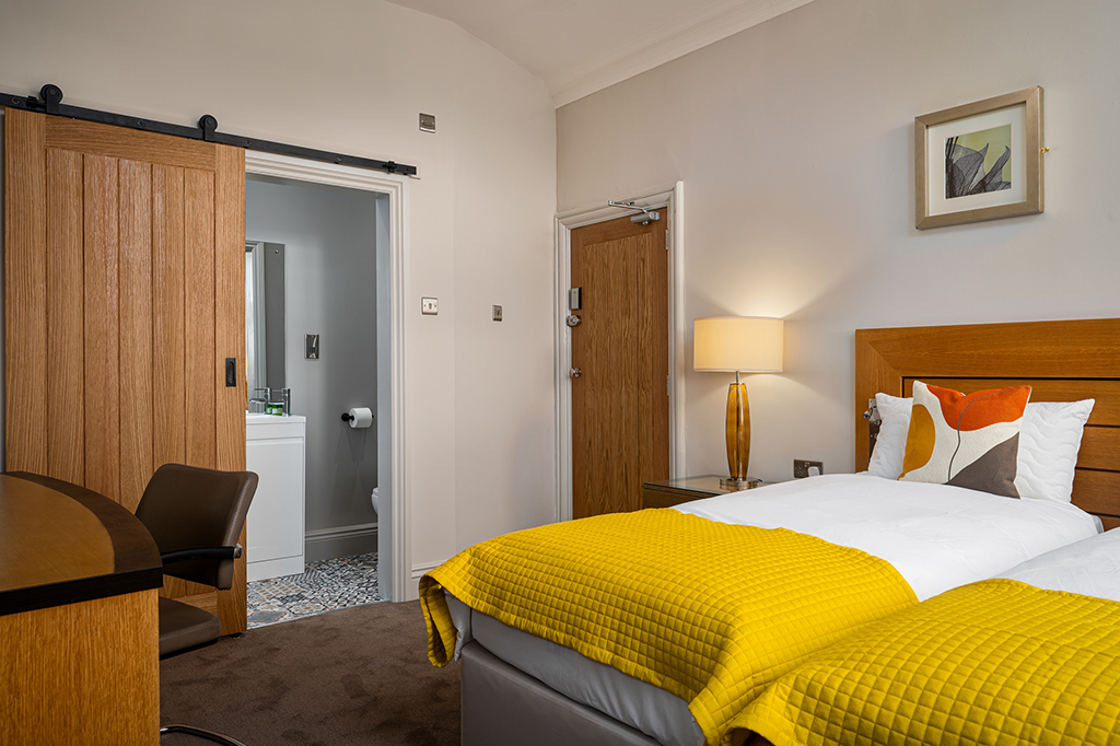 Elephant Castle-4951-Enhanced-NR-Edit001