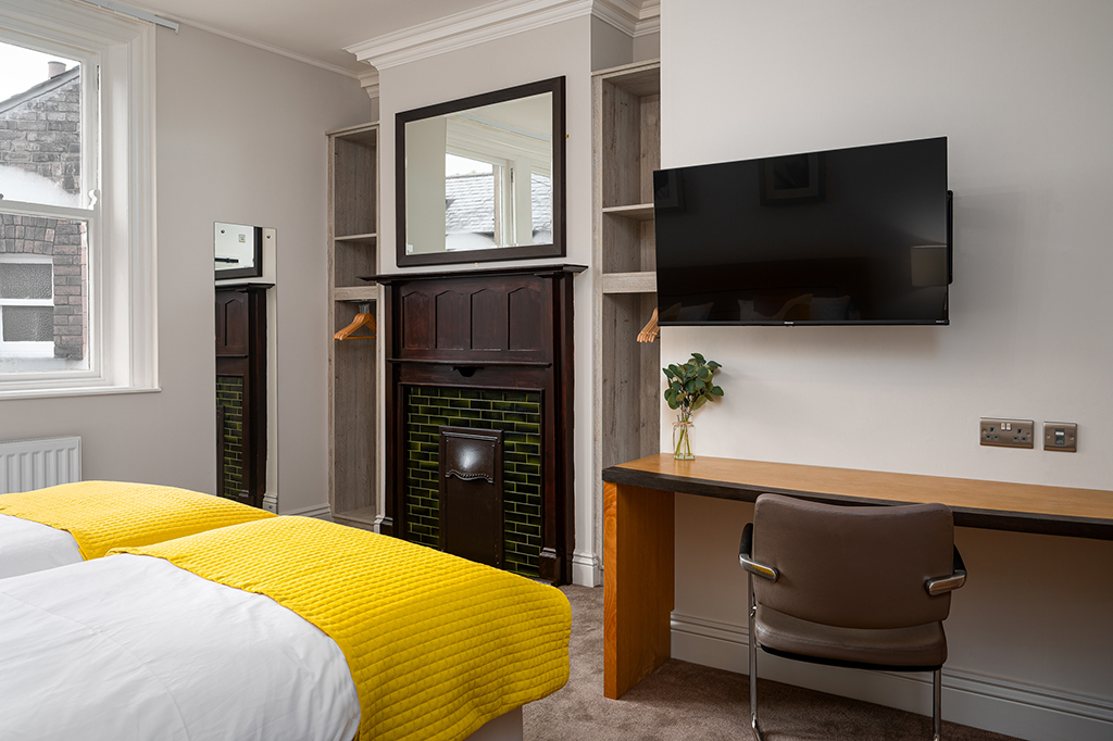 Elephant Castle-4972-Enhanced-NR-Edit001